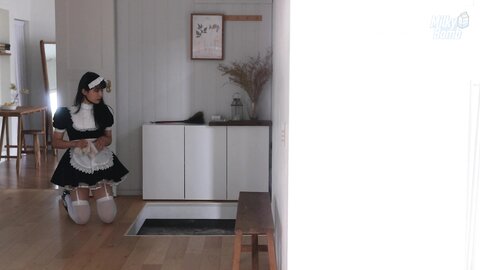 MilkyBomb YUI Vol.003 - Maid 2