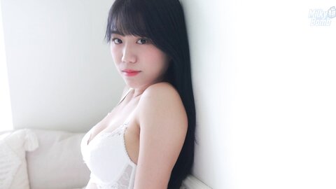 MilkyBomb YUI Vol.003 - Maid