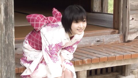 Miyamoto Karin – Photobook Karin DVD Making of Upscale