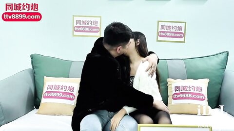 IDG5389上门讨债居然在对方家里激情做爱