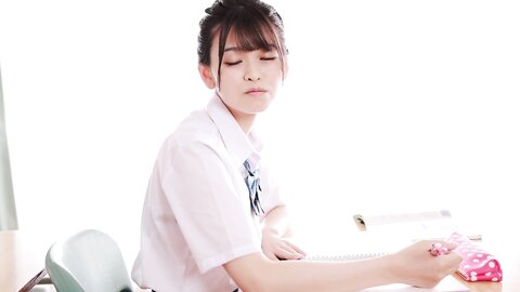 IPZZ-162 Reverse Bunny-like Uniformed Girl An Koko-chan, The School Idol Who Cries And Cums!