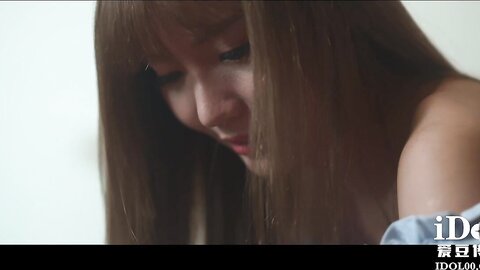 爱豆传媒ID5373美乳好友酣畅淋漓的精神抚慰-芷萱