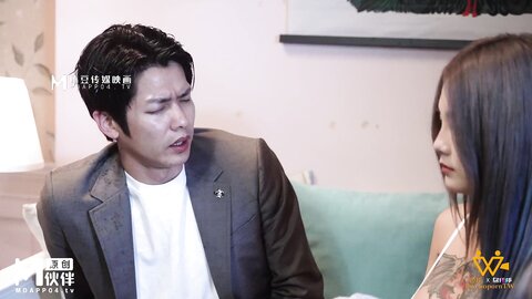 色控PH-126害羞女大生想被同居的硬汉狂操