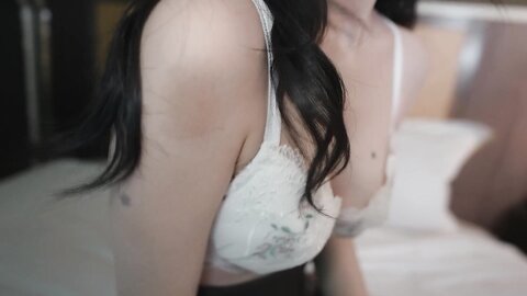 3082658 First shot Limited number Uncensored Cinema style A beautiful white and inexperienced college girl who is not used to men