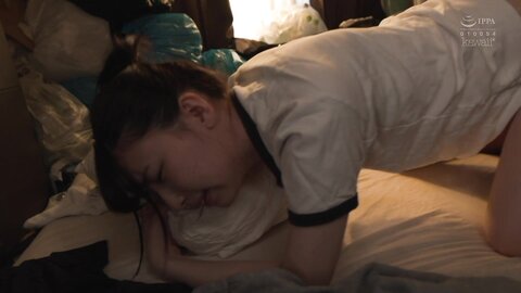 CAWD-426 In the garbage room of a neighbor, the end of the uniform girl who was impregnated with 58 shots in...