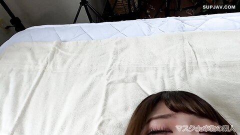 3085318-4 Exclusive18 years old First year nursing school student part-time job as a maid at a maid cafe