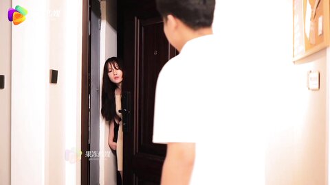 GDCM-030雨夜出轨邻居-张佳晨