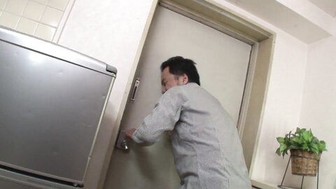 Japanese Hot Girl Enjoys Bouncing On A Huge Pussy After Deepthroat Blow