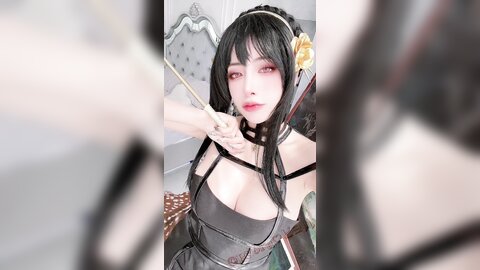 [Cosplay] Byoru - Yor Forger Shiny Dress (Spy x Family) (8)