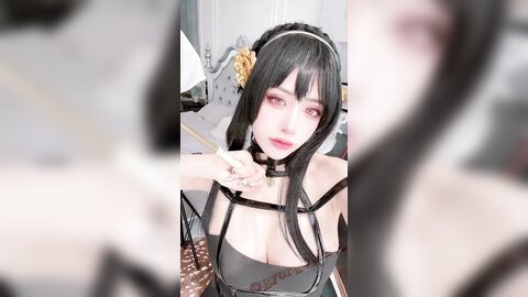 [Cosplay] Byoru - Yor Forger Shiny Dress (Spy x Family) (8)
