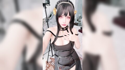 [Cosplay] Byoru - Yor Forger Shiny Dress (Spy x Family) (4)