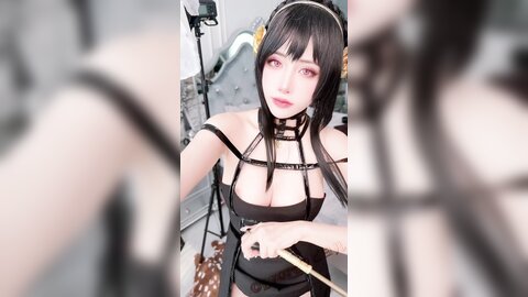[Cosplay] Byoru - Yor Forger Shiny Dress (Spy x Family) (4)