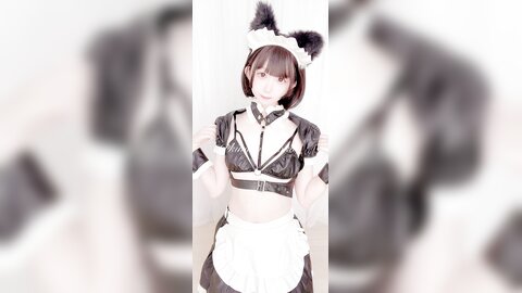 2022-09-02 えっちなメイド犬???? [4P1V-41.47MB]