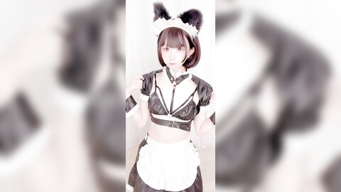2022-09-02 えっちなメイド犬???? [4P1V-41.47MB]