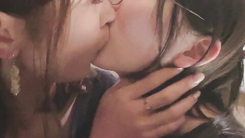 2022-05-29 もっっと可愛い子とちゅー動画????‍???????? [1P3V-87.69MB]