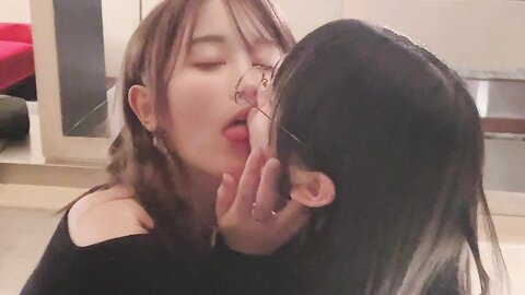 2022-05-29 もっっと可愛い子とちゅー動画????‍???????? [1P3V-87.69MB]