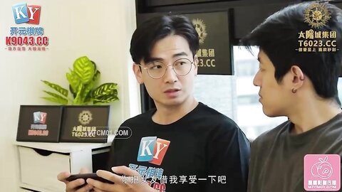 蜜桃影像PME210绿帽男让自己女友给哥哥操