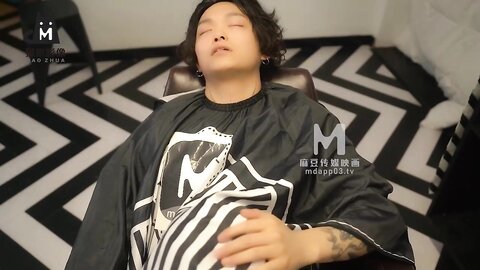 Horny Chinese Hair Dresser Have Sex