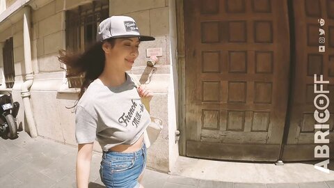 Myaomai Braless Walk In Crop Top Underboobs