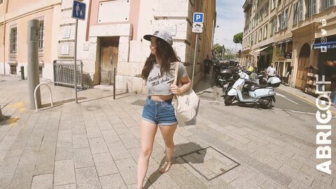 Myaomai Braless Walk In Crop Top Underboobs