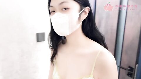 蜜桃影像PMFC006活泼女大学生