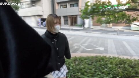4183386 La pongiste exclusive Mi Hirano, 19 ans, pleure en jouissant follement ! Une actrice actuelle* de 19 ans, qui est une fille de cabaret, jouit avec une grosse bite... elle jouit avec des larmes dans le...