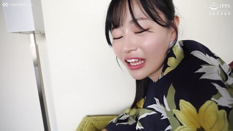 SQTE-519 Everyone Loves The Little Devil. Good Face, Good Mood, Good Sensitivity! Hibino Uta