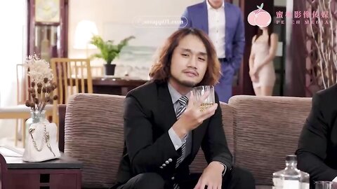 PM067蜜桃成熟时三部曲女OL轮操乱交同学会