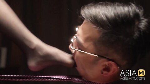 Horny Secretary Be The Master And Footjob Her Boss