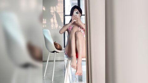 060 – 陈妮妮UNI微密圈-粉粉的jiojio [17P1V]