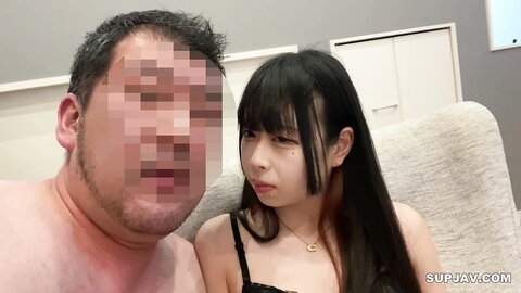 4235186 Sexe cocu avec Yuri, une fille de café clandestin, qui sert son oncle du mieux qu`elle peut avec son corps svelte☆.