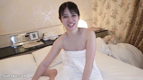 4245550 [No] First Gokkun! The beautiful receptionist at a luxury foreign car dealership turns into an extremely erotic woman! She was fucked with natural saliva lotion and her uncle was so fucked up - he san...