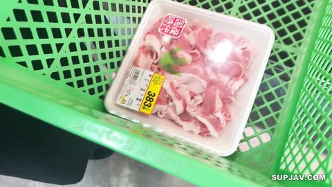 4255933 [no][2 ejaculates] When I made my girlfriend with big tits whose hobby is cooking make meat and potatoes with cami, she was so horny that I fucked her inside out a lot and even after eating, I fucked ...