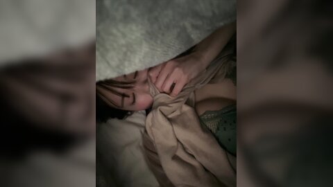 4338717_布団の中で、、動画????①