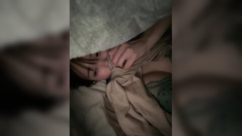 4338717_布団の中で、、動画????①
