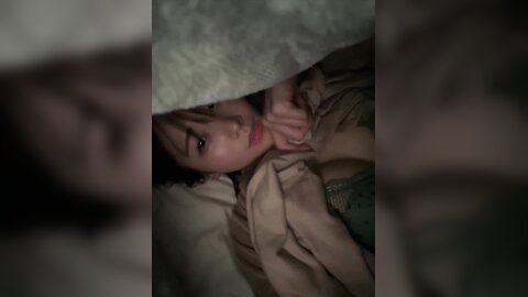 4338717_布団の中で、、動画????①