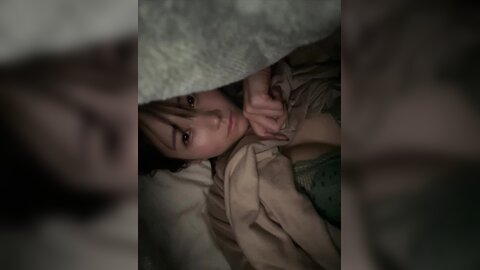 4338717_布団の中で、、動画????①