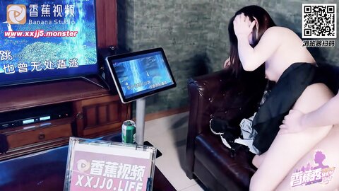 xjx0074在KTV用肉棒安慰我失恋的女神