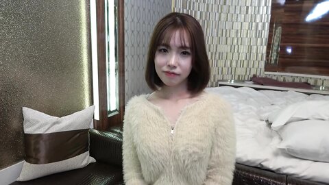 4287317-1 [Rina-chan a une constitution corporelle super-sensible qui lui permet même de faire sauter une marée de baise. Elle est une ... S... Boire et boire. Yo. Le beau corps blanc et mince de Rina, avec une...