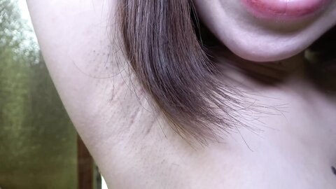 4287317-5 [Rina-chan a une constitution corporelle super-sensible qui lui permet même de faire sauter une marée de baise. Elle est une ... S... Boire et boire. Yo. Le beau corps blanc et mince de Rina, avec une...