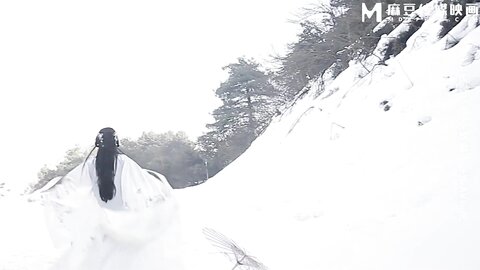 MAD-047雪色香居-陈可心