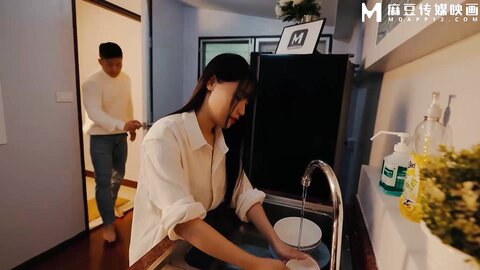 MD-0230-1家族团圆饭EP1新年乱伦母女