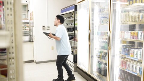 MIDV-611 Power Outage Door Lock Confinement, Estrus Sexual Harassment At A Convenience Store In The Middle...