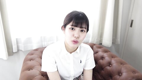 4304428-2 [Pure white angel who descended in winter I & II] Beautiful eyes that everyone turns to. A two-part story in midwinter, presented by her undeniably pure. Arisa, 19.