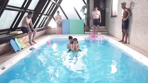 CAWD-625 The Men&' Semen Is Poured Into The Swimsuit Girl After Getting Out Of The Pool. Drenched Vagina...