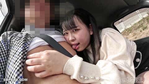 4328059-1 ExclusifComplètement exposé ! Une étudiante de 18 ans qui travaille actuellement dans un maid cafe super célèbre ! ! Premier rapport sexuel en plein air, dans une rue latérale où les piétons vont et v...