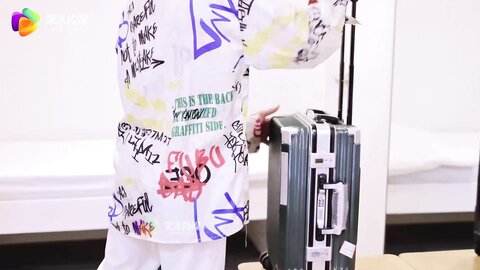 果冻传媒GDCM-033骚气妹妹勾引哥哥-程媛媛