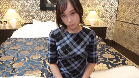 3091927-1 Beer seller who is too beautiful She has a good style and a neat face and may have a strong sex drive