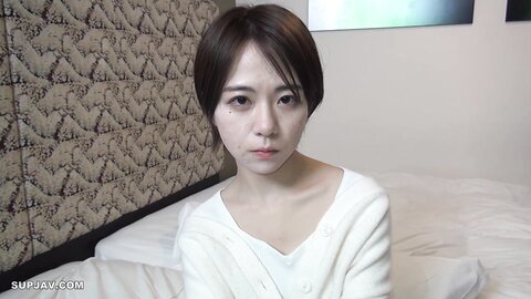 3091973 Decakuri\face-exposed Short cutie in Decakuri who pretends to be serious rolls men and fattens her private parts