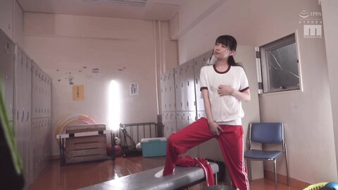 MIAA-708 The student who became a refugee who returned home due to a sudden storm was too erotic ... I was...